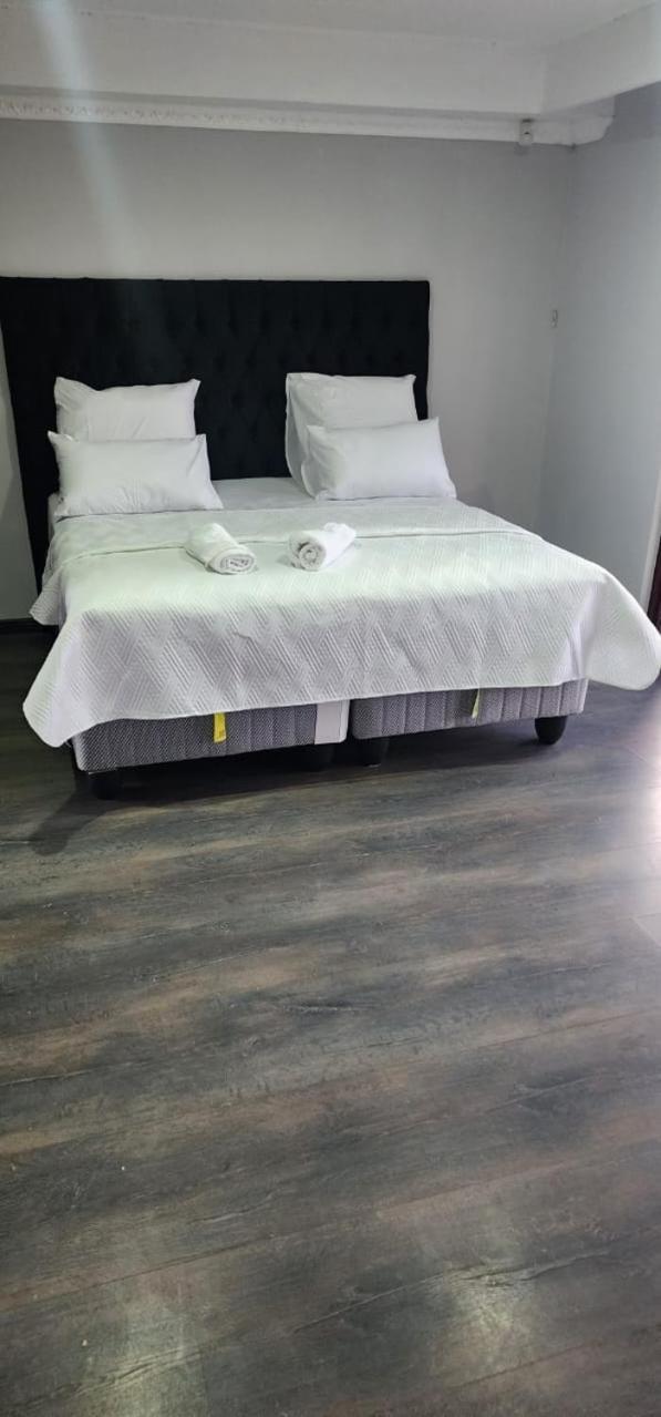 Silent Corner Guest House Roodepoort Ngoại thất bức ảnh