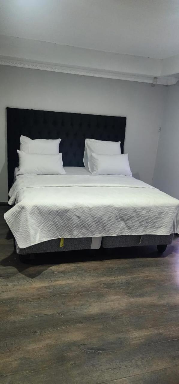 Silent Corner Guest House Roodepoort Ngoại thất bức ảnh